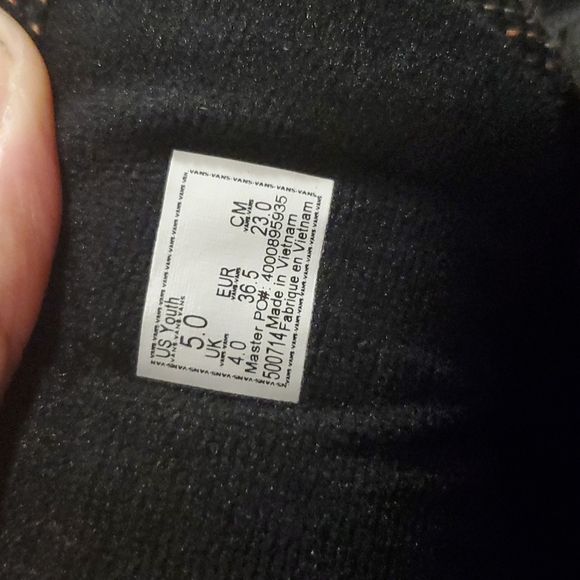 Vans - Picture 5 of 5